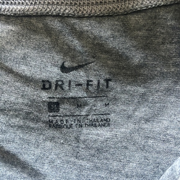 NIKE KIDS RUNNING SHIRT - Picture 3 of 3